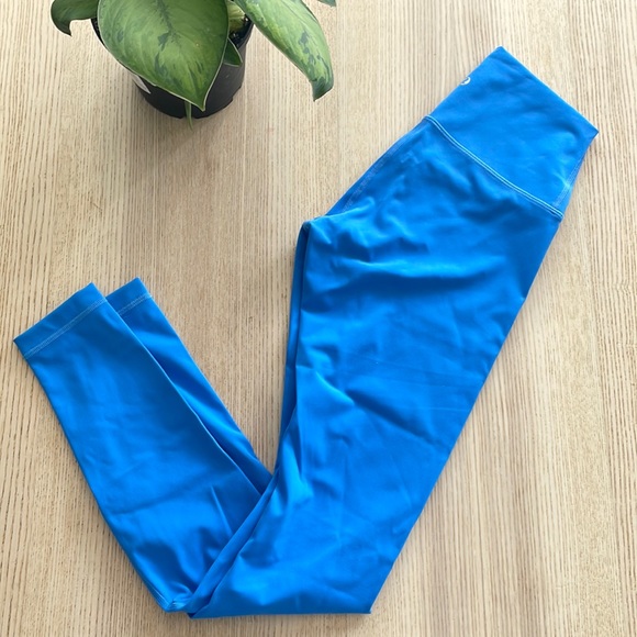 Lululemon Wunder Unders - Picture 2 of 7
